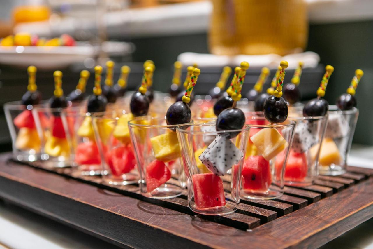 Peridot Grand Luxury Boutique Hotel Hanoj Exteriér fotografie Fruit salad
