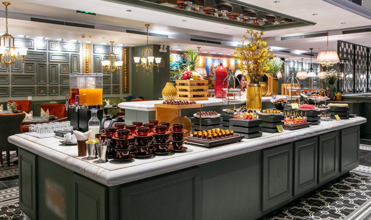 Peridot Grand Luxury Boutique Hotel Hanoj Exteriér fotografie A buffet at a hotel