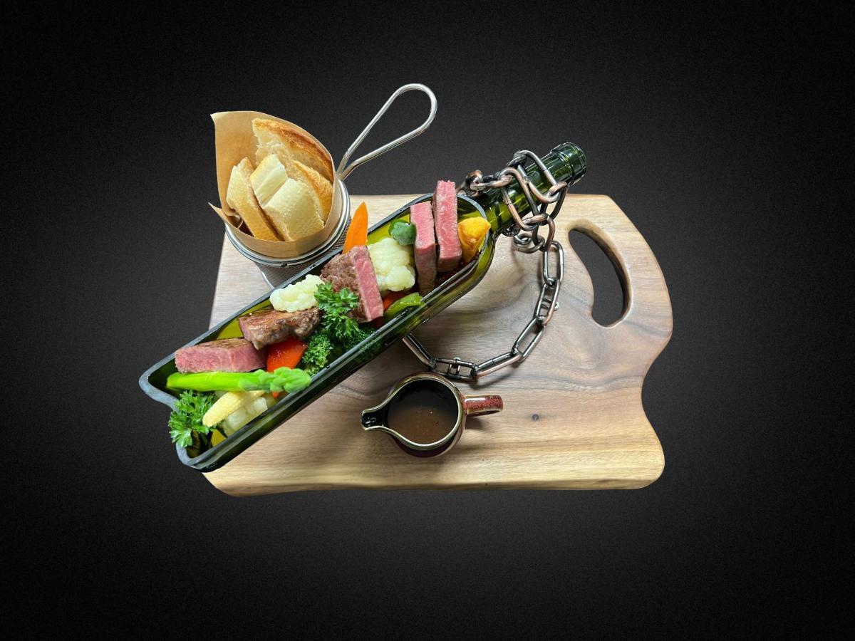 Peridot Grand Luxury Boutique Hotel Hanoj Exteriér fotografie A typical serving of a mixed salad