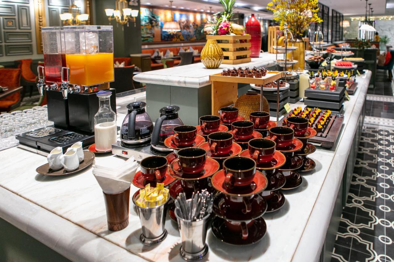 Peridot Grand Luxury Boutique Hotel Hanoj Exteriér fotografie A breakfast buffet