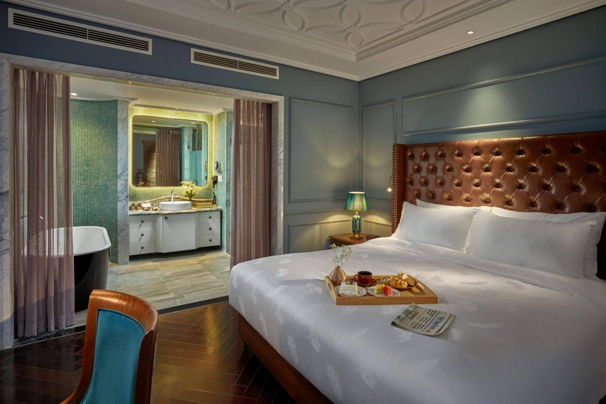 Peridot Grand Luxury Boutique Hotel Hanoj Exteriér fotografie A suite at the hotel